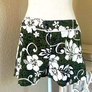 BOARD SHORTS HAWAIIAN PRINT SZ LG NEW